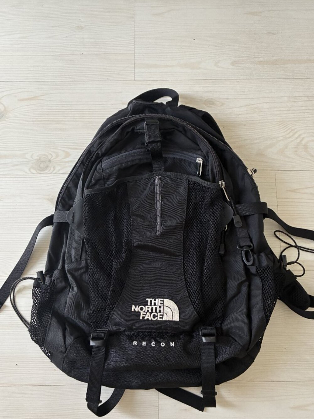 The North Face Recon 30L Daypack Classic Black (Style Code: KA6)